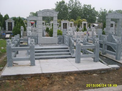青石石雕墓碑